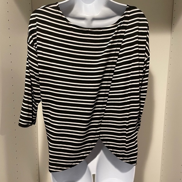 Red Haute striped handkerchief back top - M - Picture 2 of 2